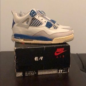 Vintage Air Jordan IV size 3Y